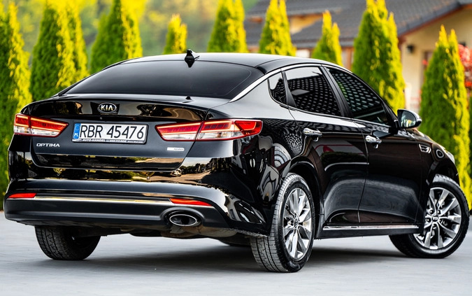 Kia Optima cena 58900 przebieg: 199600, rok produkcji 2016 z Brzozów małe 742